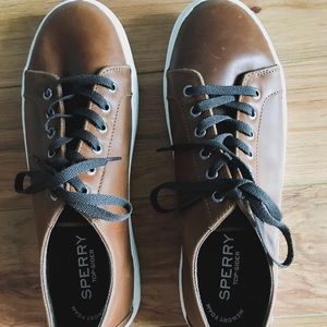 SOLD ✨ Men’s Brown Leather Sperry Sneakers